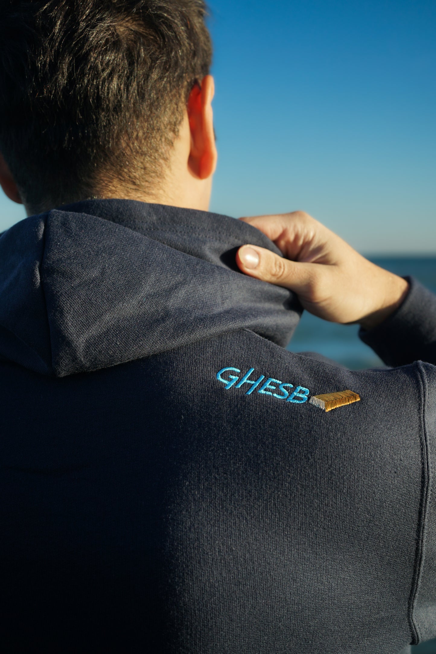 Felpa GHESB con cappuccio unisex