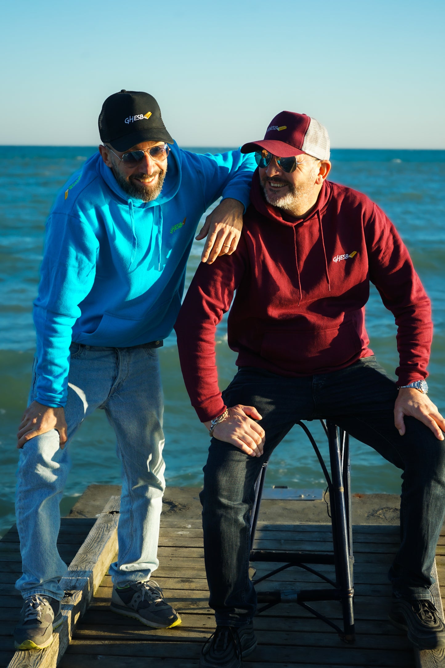 Felpa GHESB con cappuccio unisex